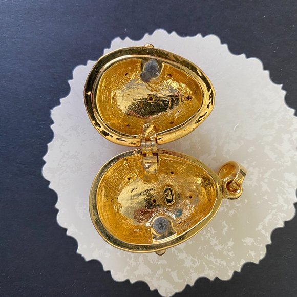 VINTAGE Egg Pendant - Picture 4 of 5